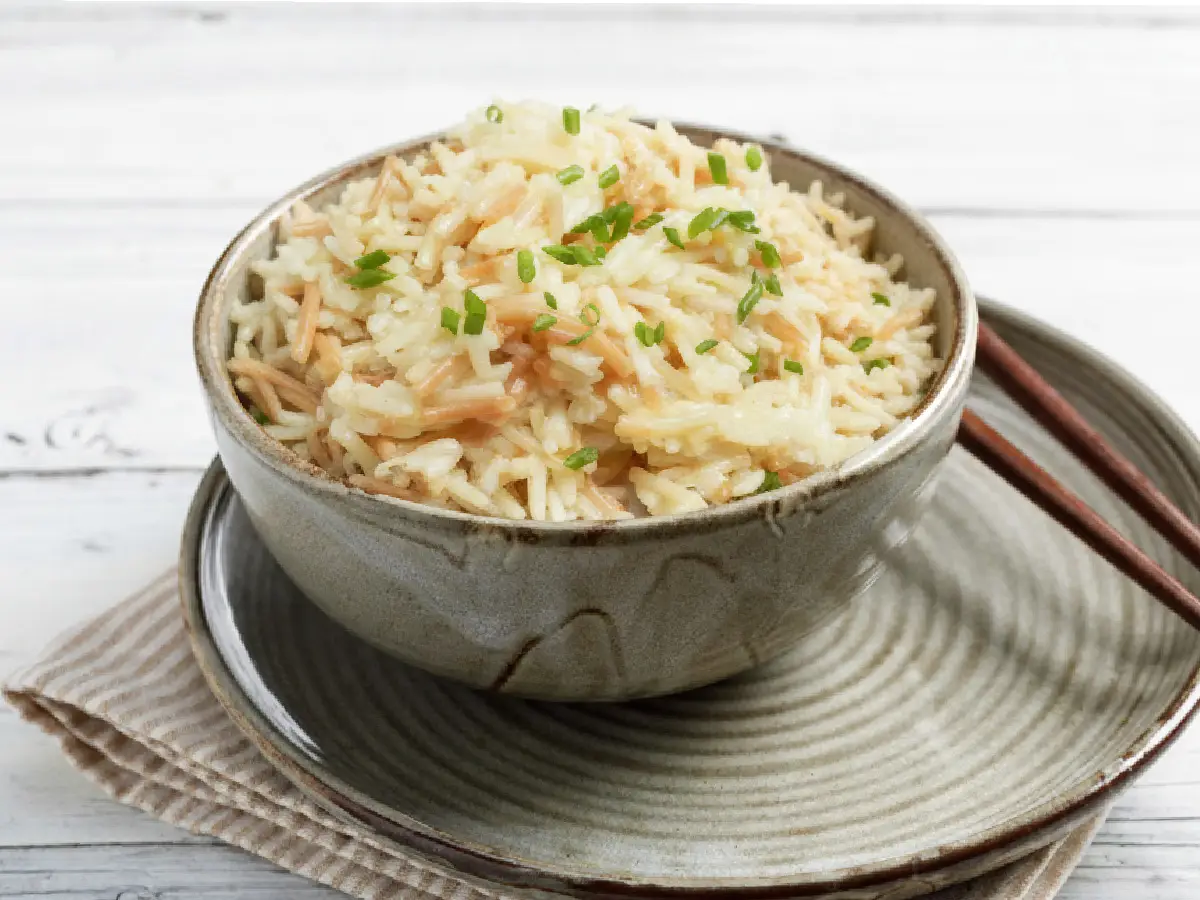 riz égyptien au vermicelle – grains aérés, dorés par endroits